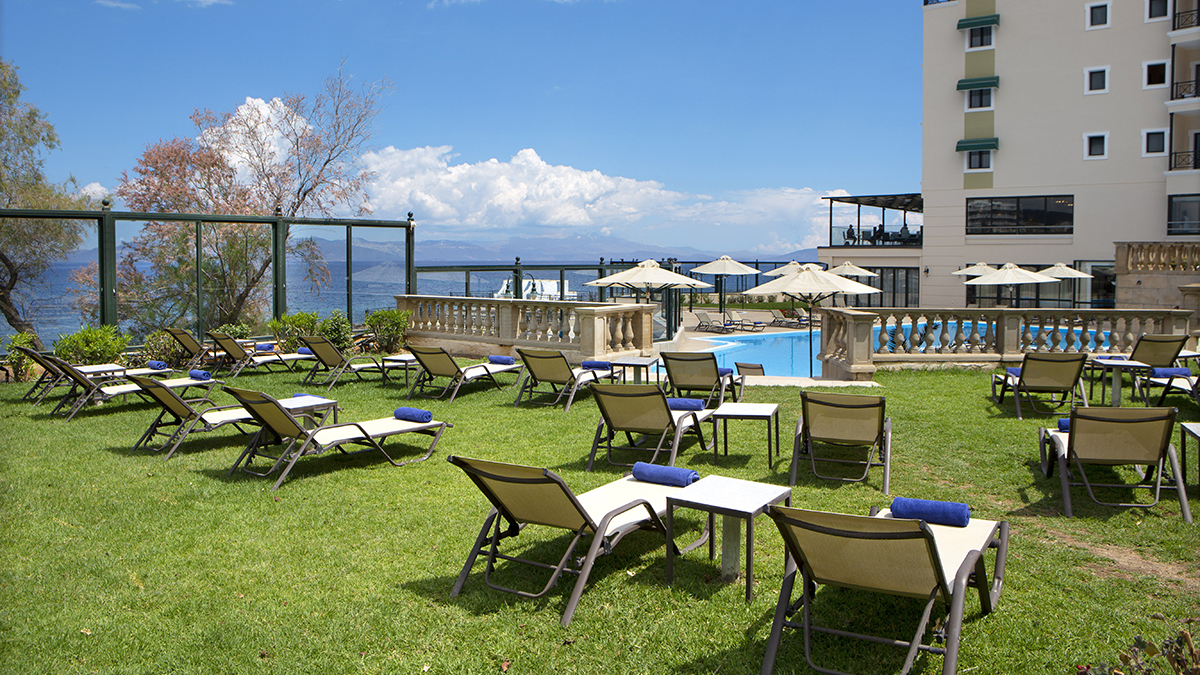 Zeus Essence Ramada Athens  (ex Ramada Athens Attica Riviera)